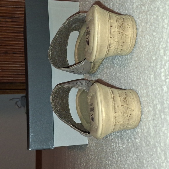 Spring Step Sandals NWT - Picture 14 of 15